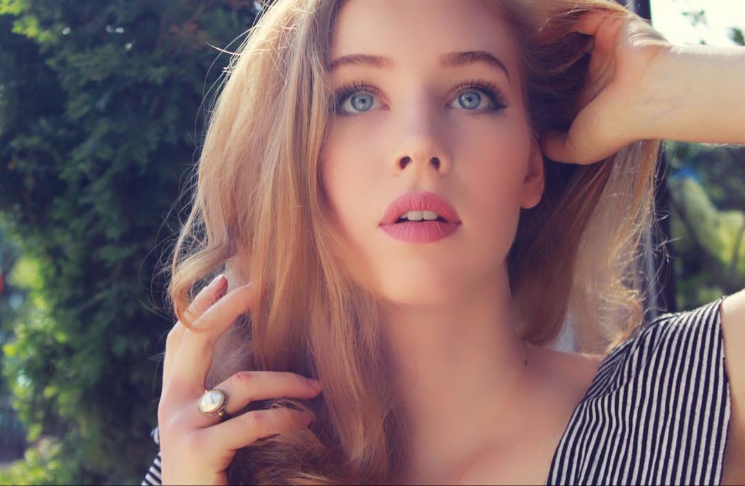 Marisa Roper #107685