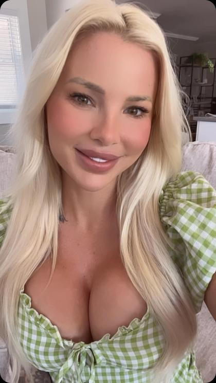 Jessica Weaver photo 9703