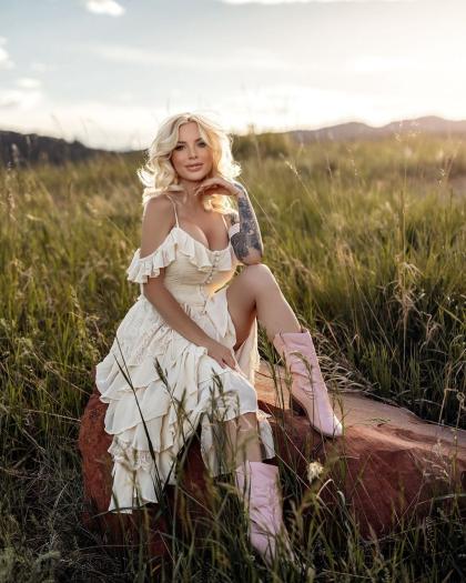 Jessica Weaver photo 9704