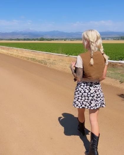 Jessica Weaver photo 9726