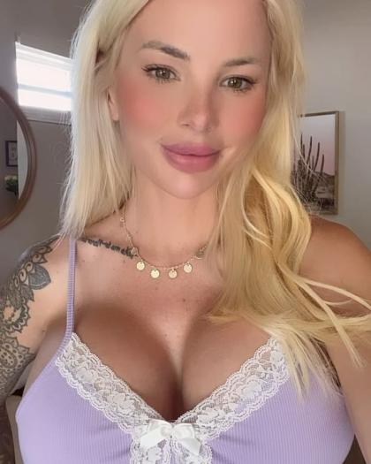 Jessica Weaver photo 9733