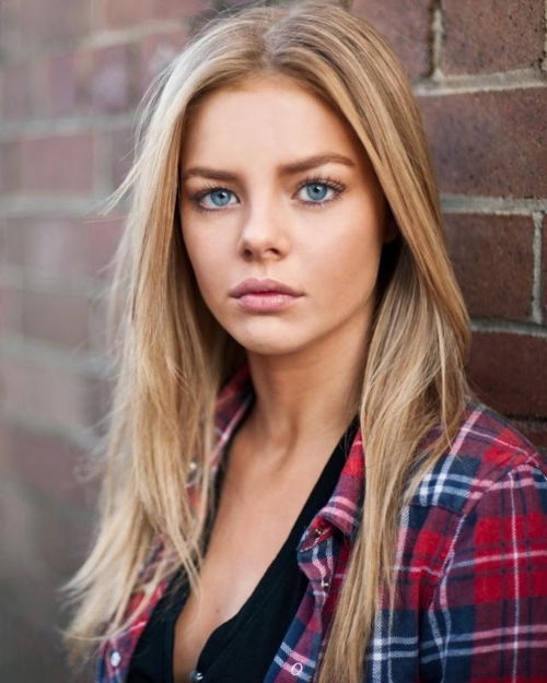 Samara Weaving #111312