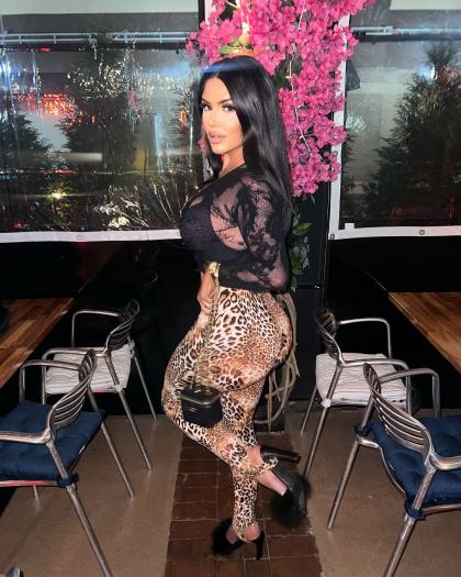 Claire Andrews photo 35179