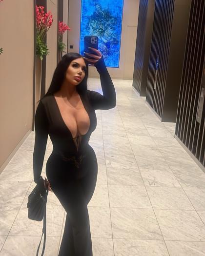 Claire Andrews photo 35186