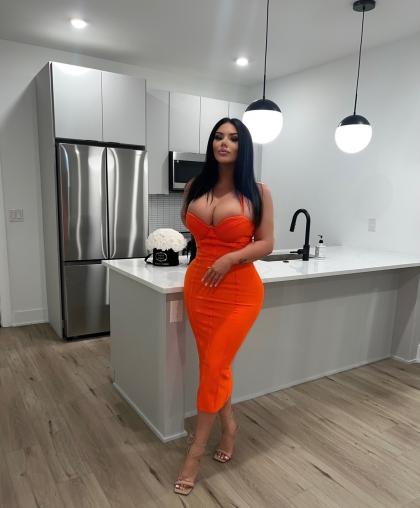 Claire Andrews photo 35195