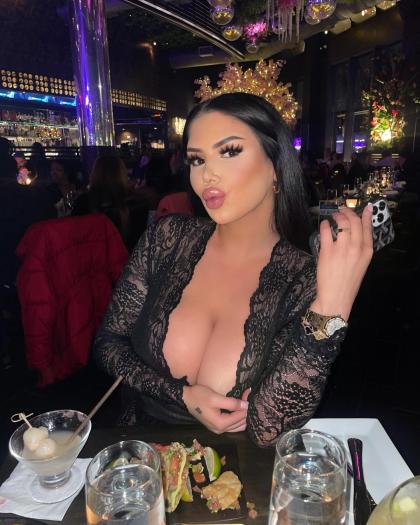 Claire Andrews photo 35206