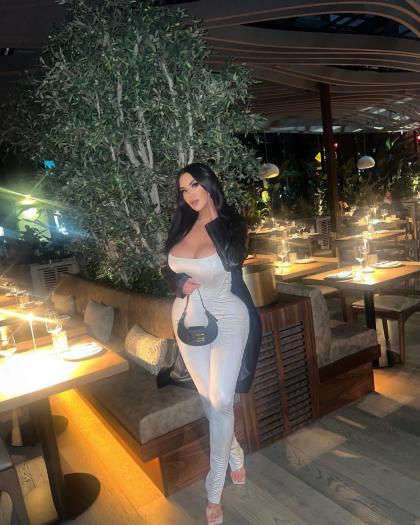 Claire Andrews photo 35215