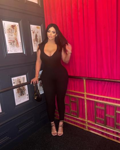 Claire Andrews photo 35232