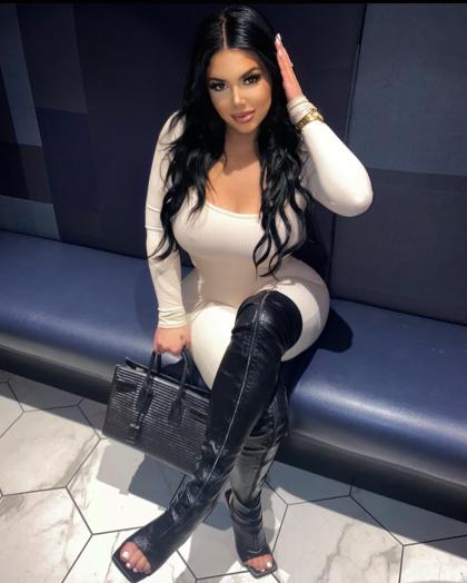 Claire Andrews photo 35244