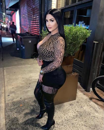 Claire Andrews photo 35245