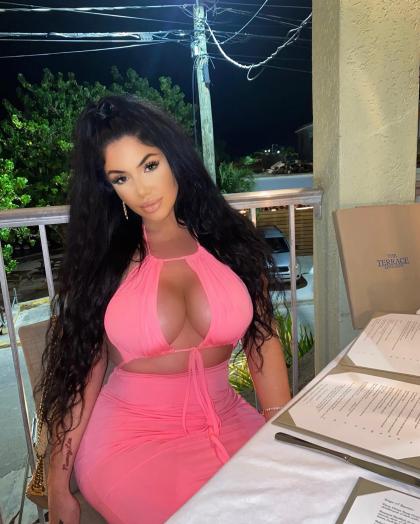 Claire Andrews photo 35246