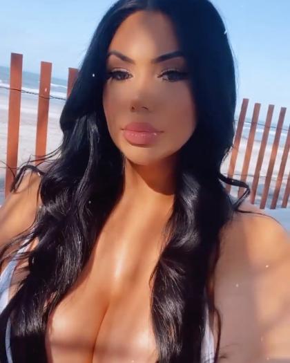 Claire Andrews photo 35256