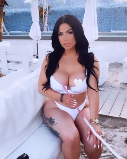 Claire Andrews photo 35257