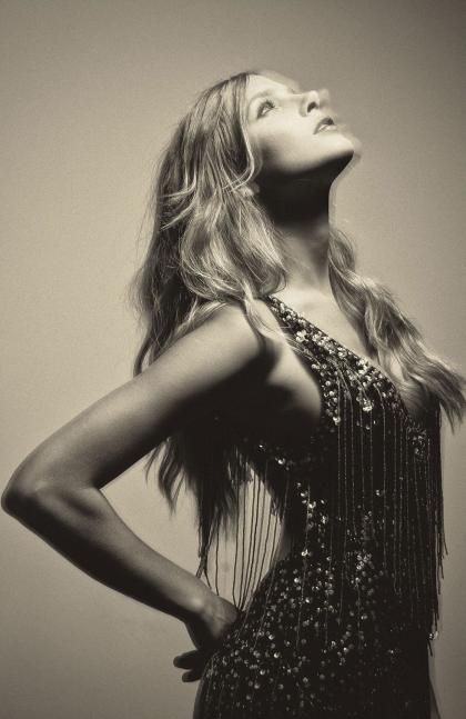 Elizabeth Loaiza photo 115881