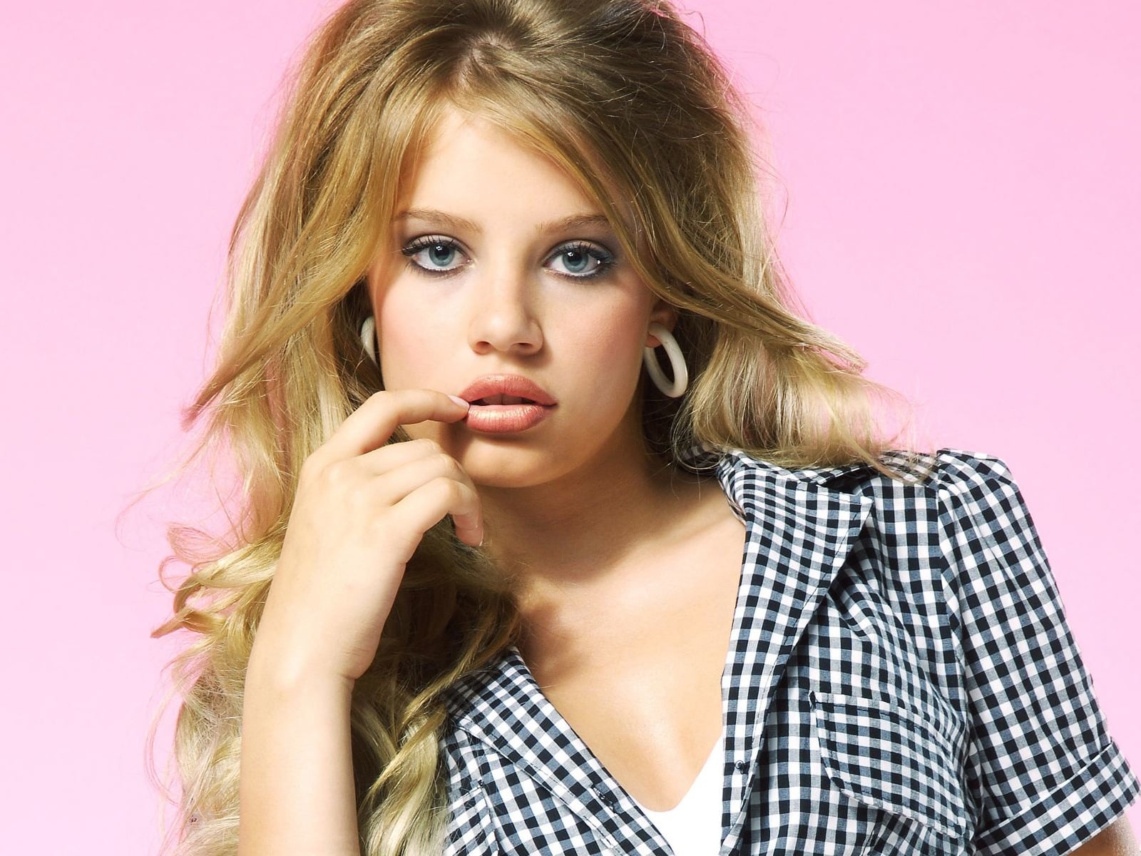 Xenia Tchoumitcheva #241928