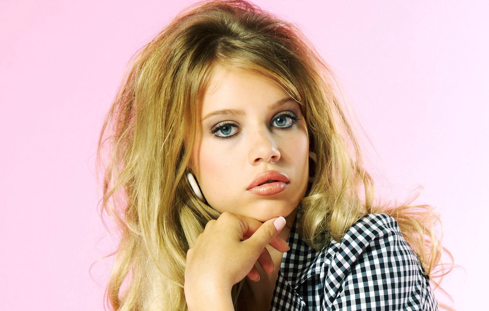 Xenia Tchoumitcheva #241930