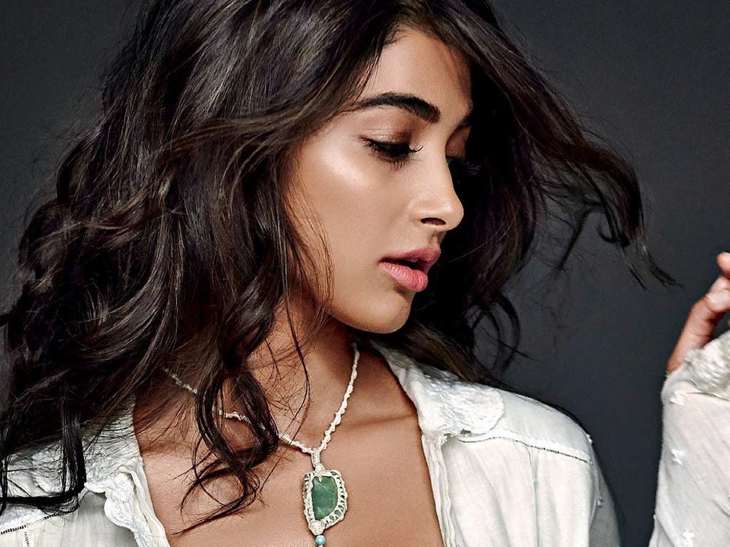 Pooja Hegde #240227