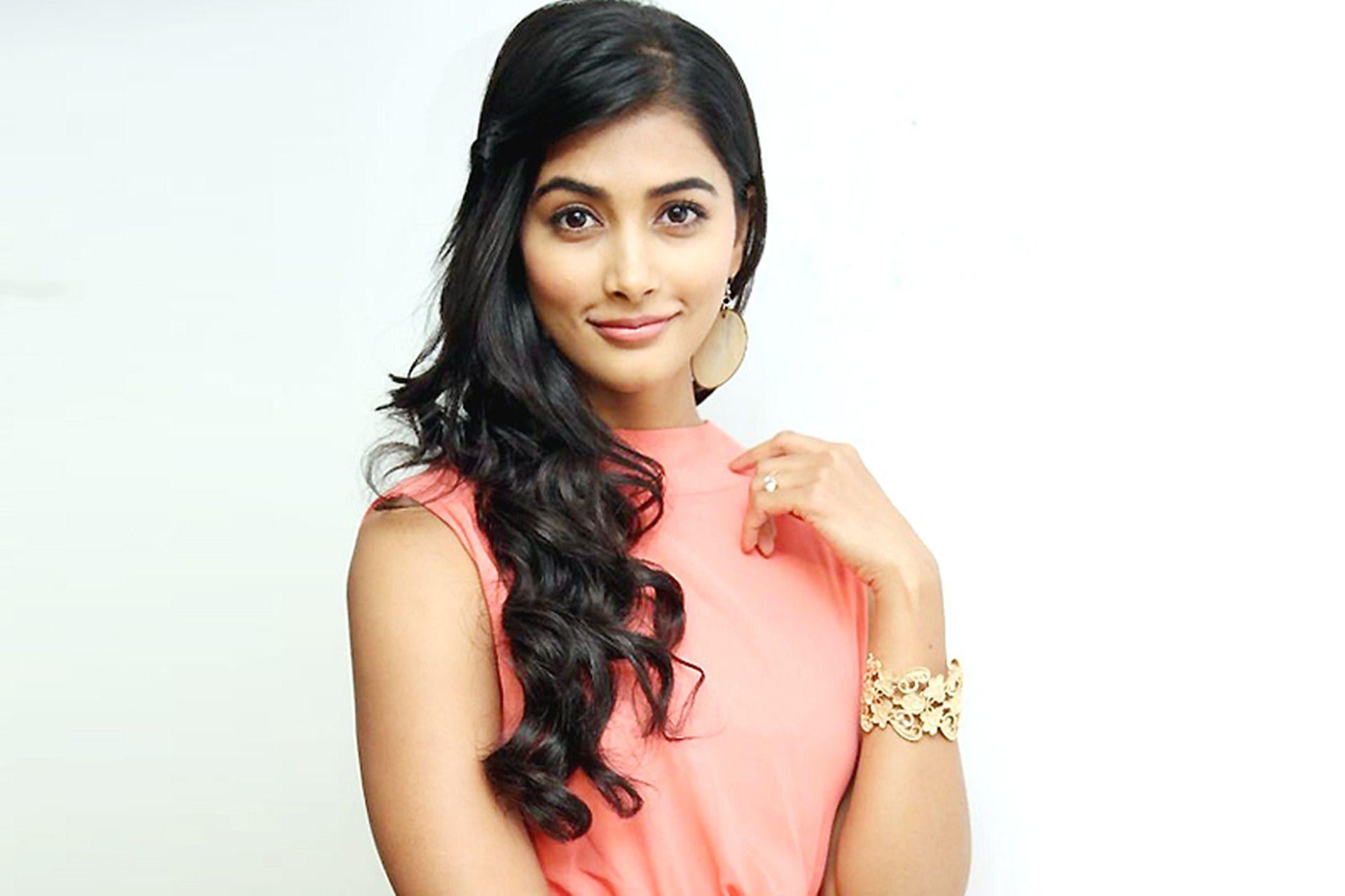 Pooja Hegde #240230