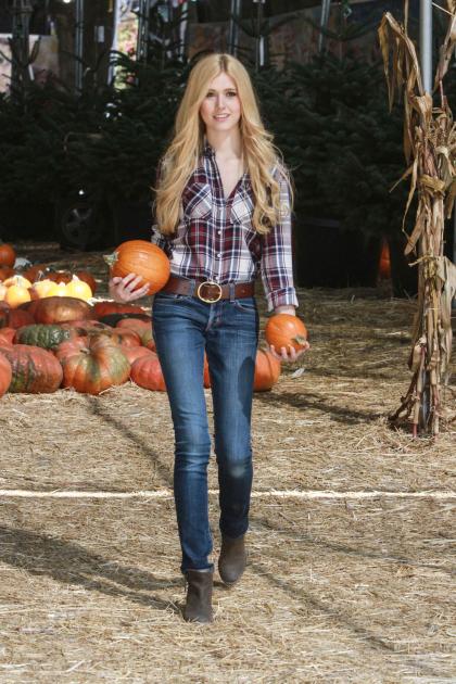Katherine McNamara photo 117676
