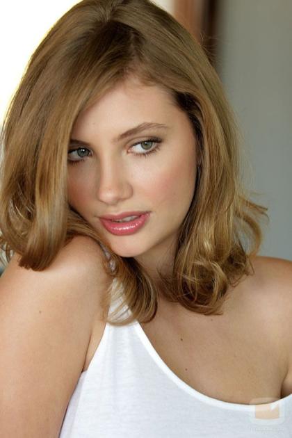 Miriam Giovanelli photo 117819