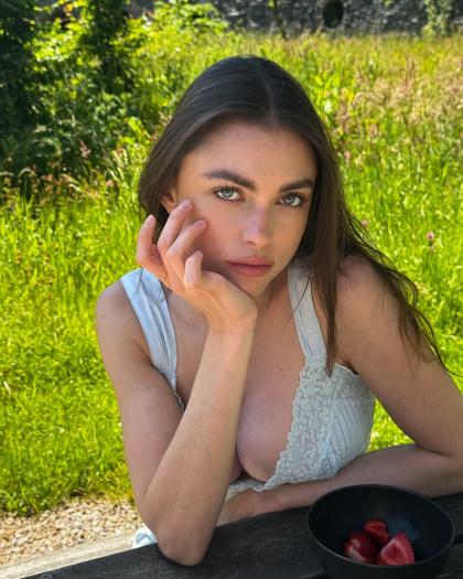 Charleen Weiss photo 1460