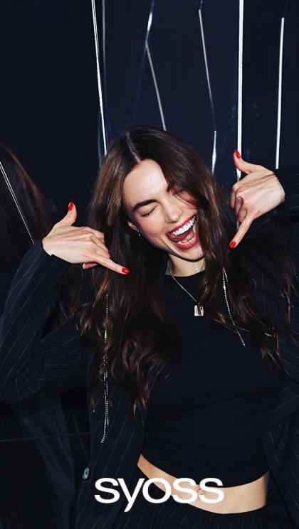 Charleen Weiss photo 1483