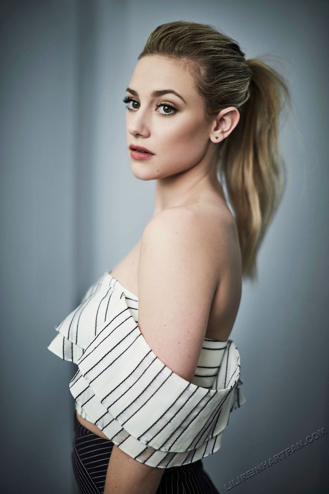 Lili Reinhart #119593