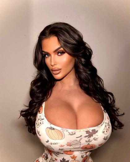 Angelica Sharpe photo 47071