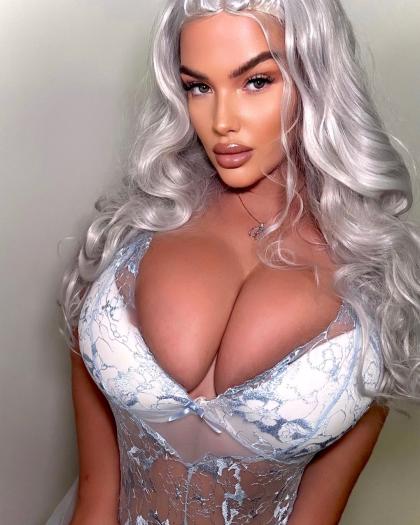 Angelica Sharpe photo 47084