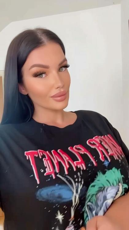 Angelica Sharpe photo 47108