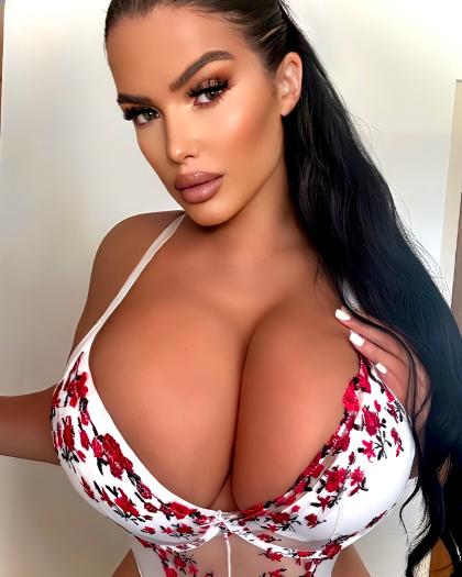 Angelica Sharpe photo 47109