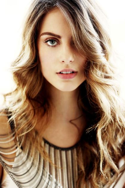 Julia Voth photo 122757