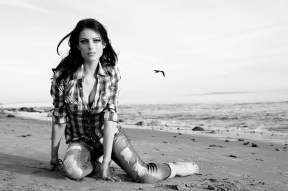 Julia Voth photo 122780