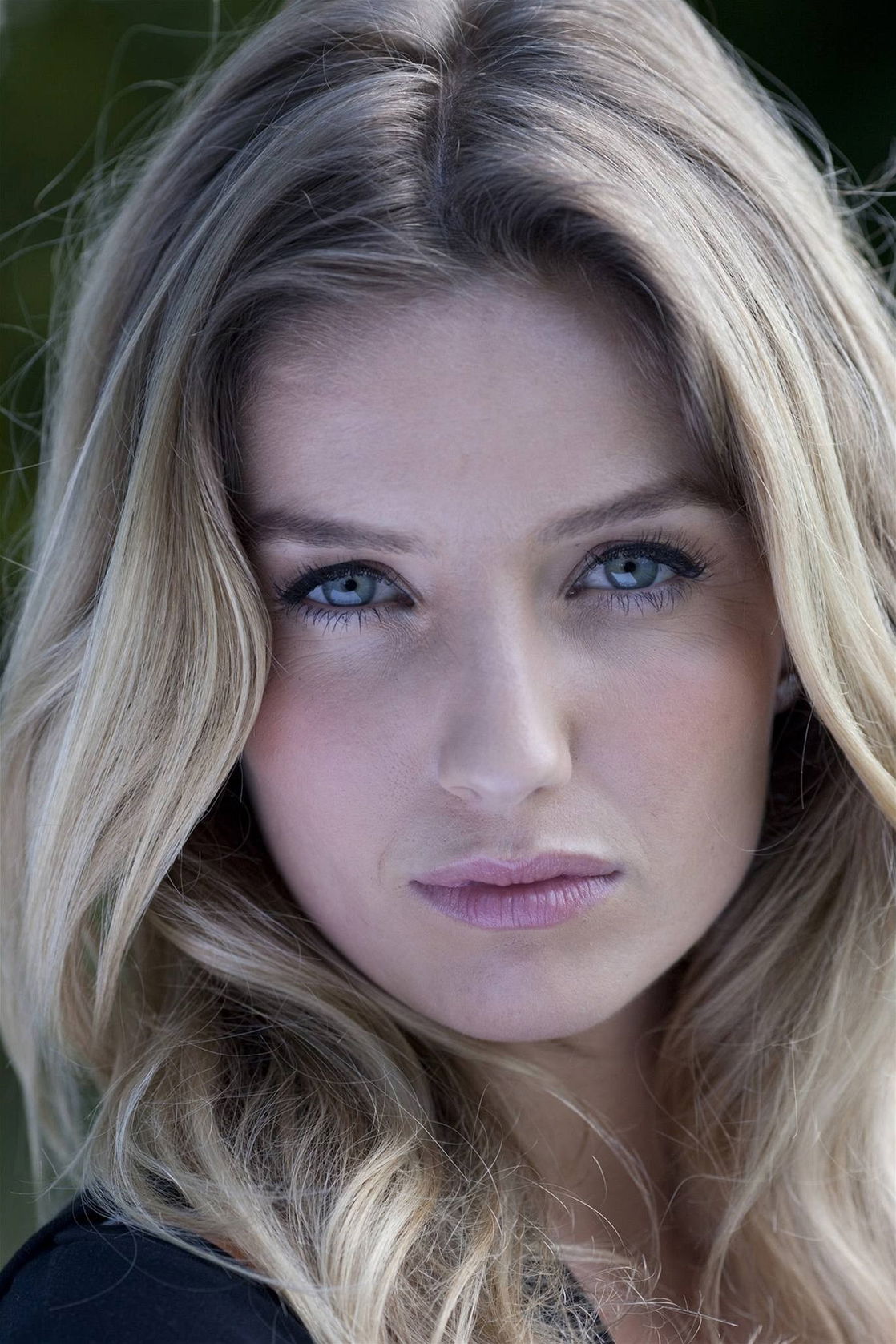 Annabelle Wallis #124304