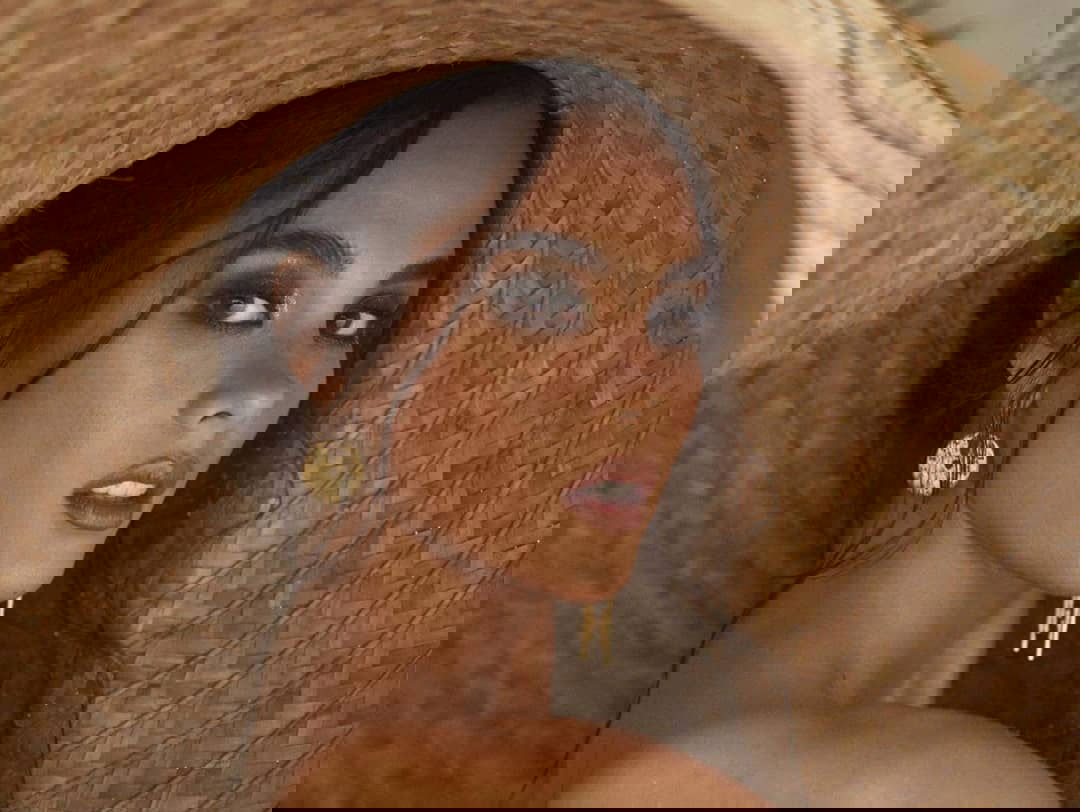 Catriona Gray #124506