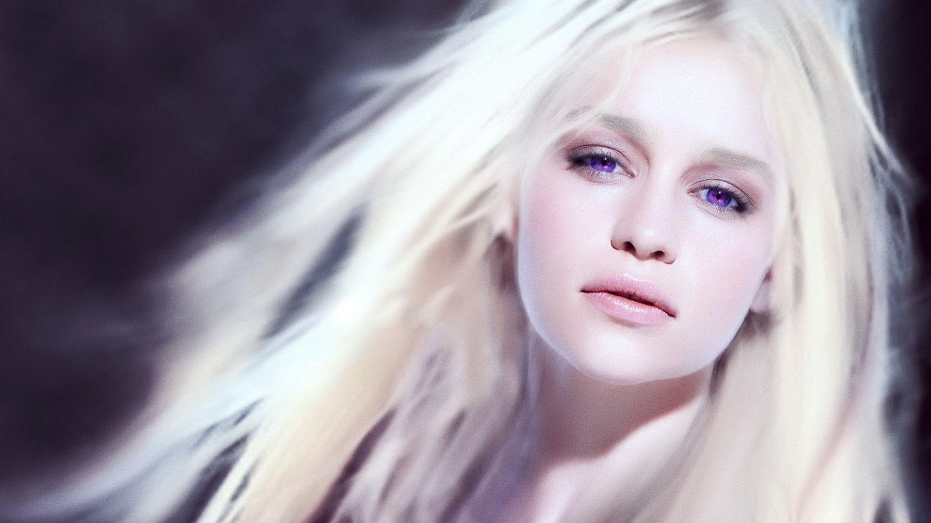 Emilia Clarke #238981