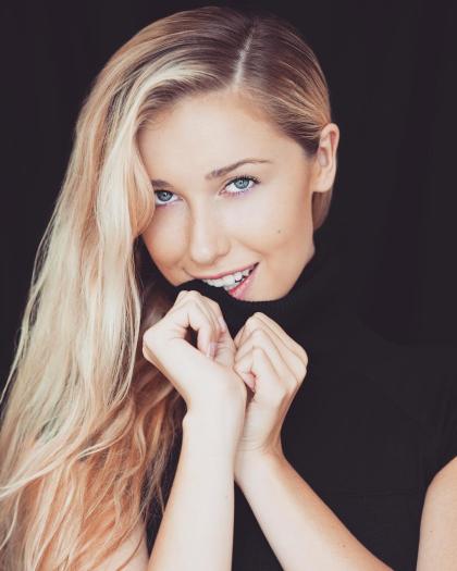 Noelle Foley photo 128478