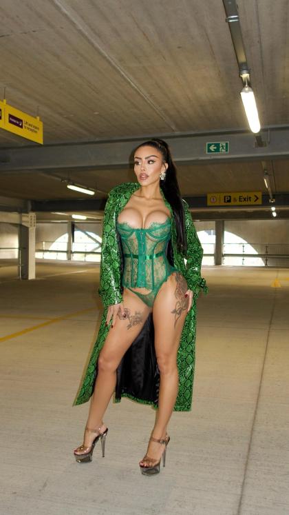 Chloe Saxon photo 37059