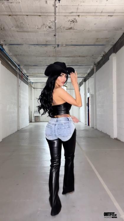 Chloe Saxon photo 37117