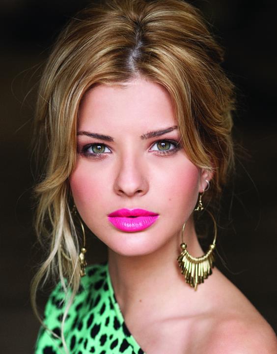 María Eugenia Suárez #129864