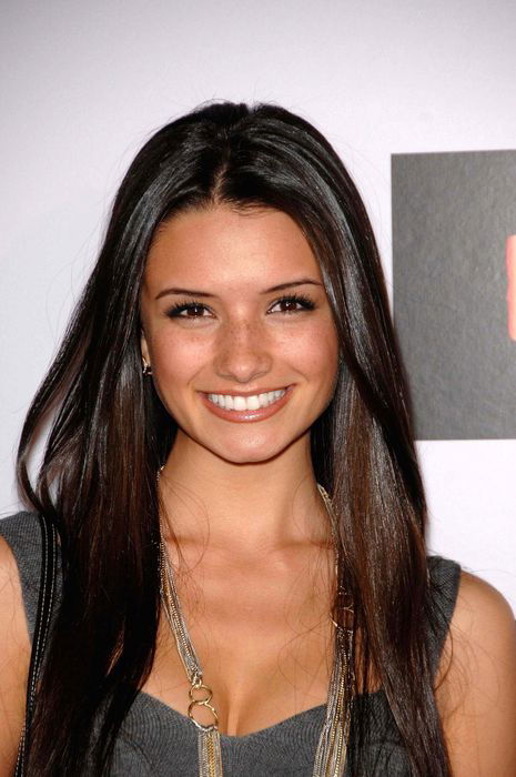 Alice Greczyn #130552