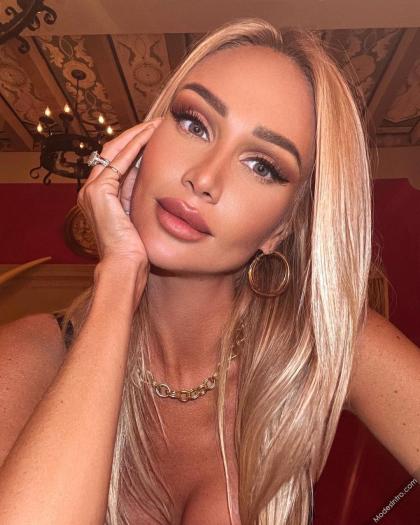 Victoria Lopyreva photo 259420