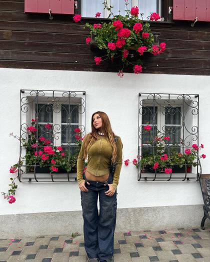 Mikaela Testa photo 143904