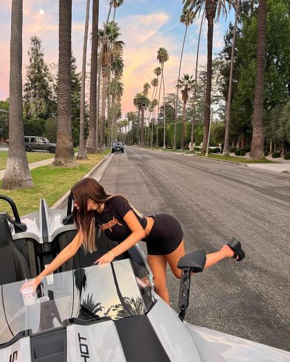 Mikaela Testa photo 143939