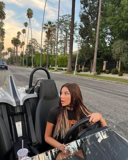 Mikaela Testa photo 143940