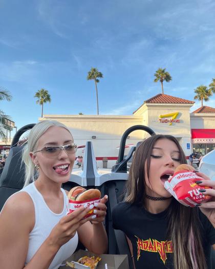 Mikaela Testa photo 143942