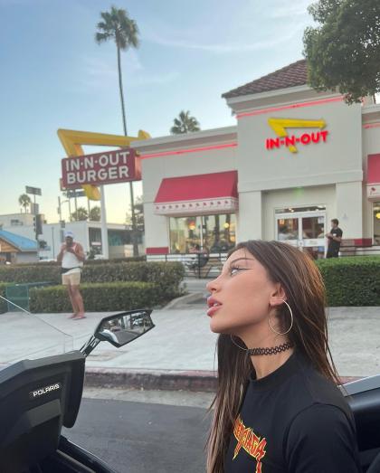 Mikaela Testa photo 143943