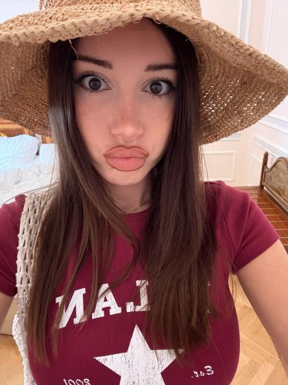 Mikaela Testa photo 144023