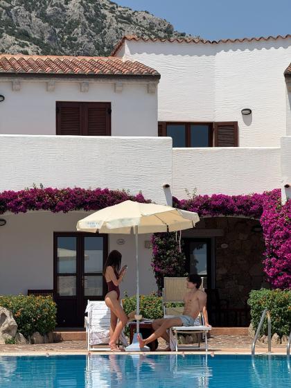 Mikaela Testa photo 144026