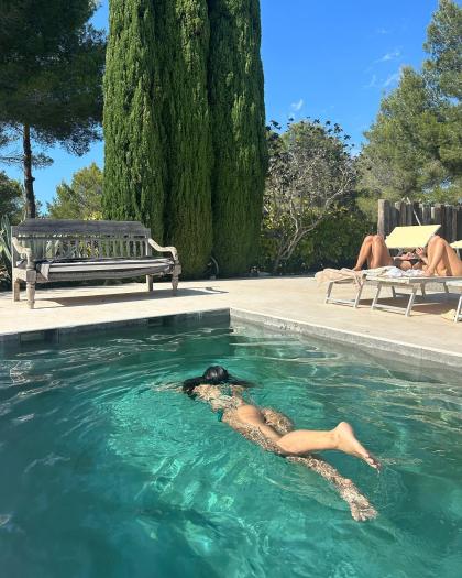 Mikaela Testa photo 144075